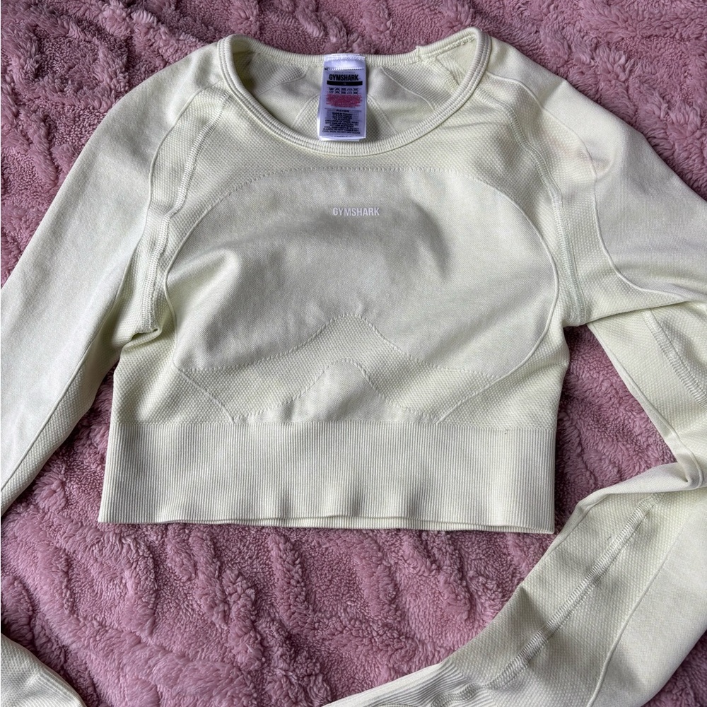 Gymshark Women’s Green Long Sleeve Crop-top